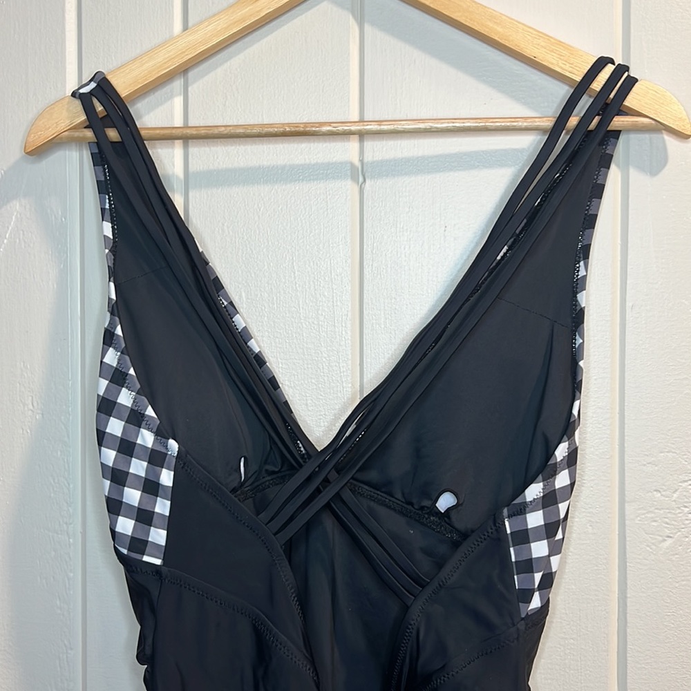 CUPSHE One Piece Swimsuit Black and White Gingham - Picture 5 of 9